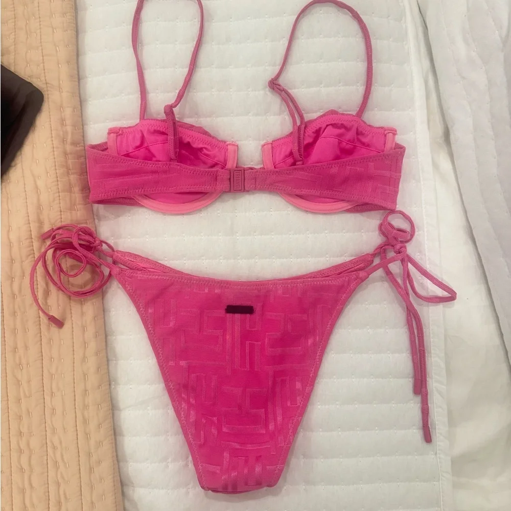 triangl swimwear Hot Pink Textured Underwire Bikini Set